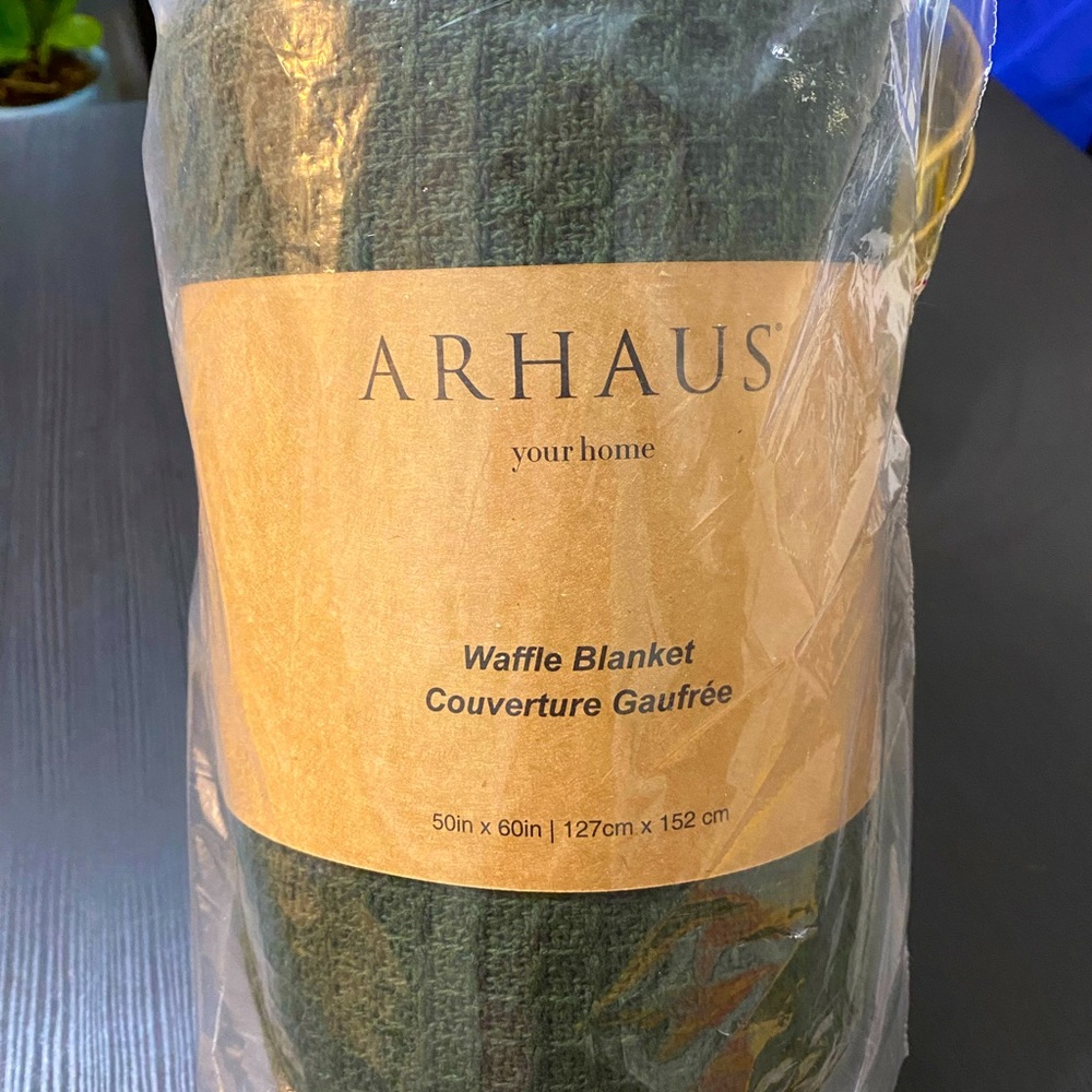 ARHAUS waffle throw blanket